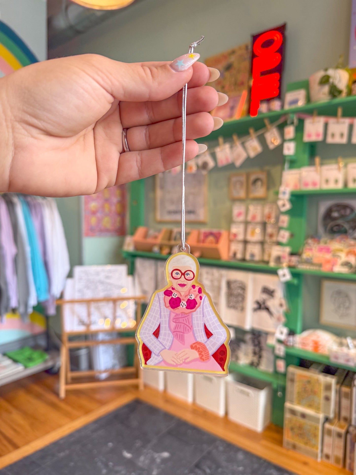 Iris Apfel Ornament